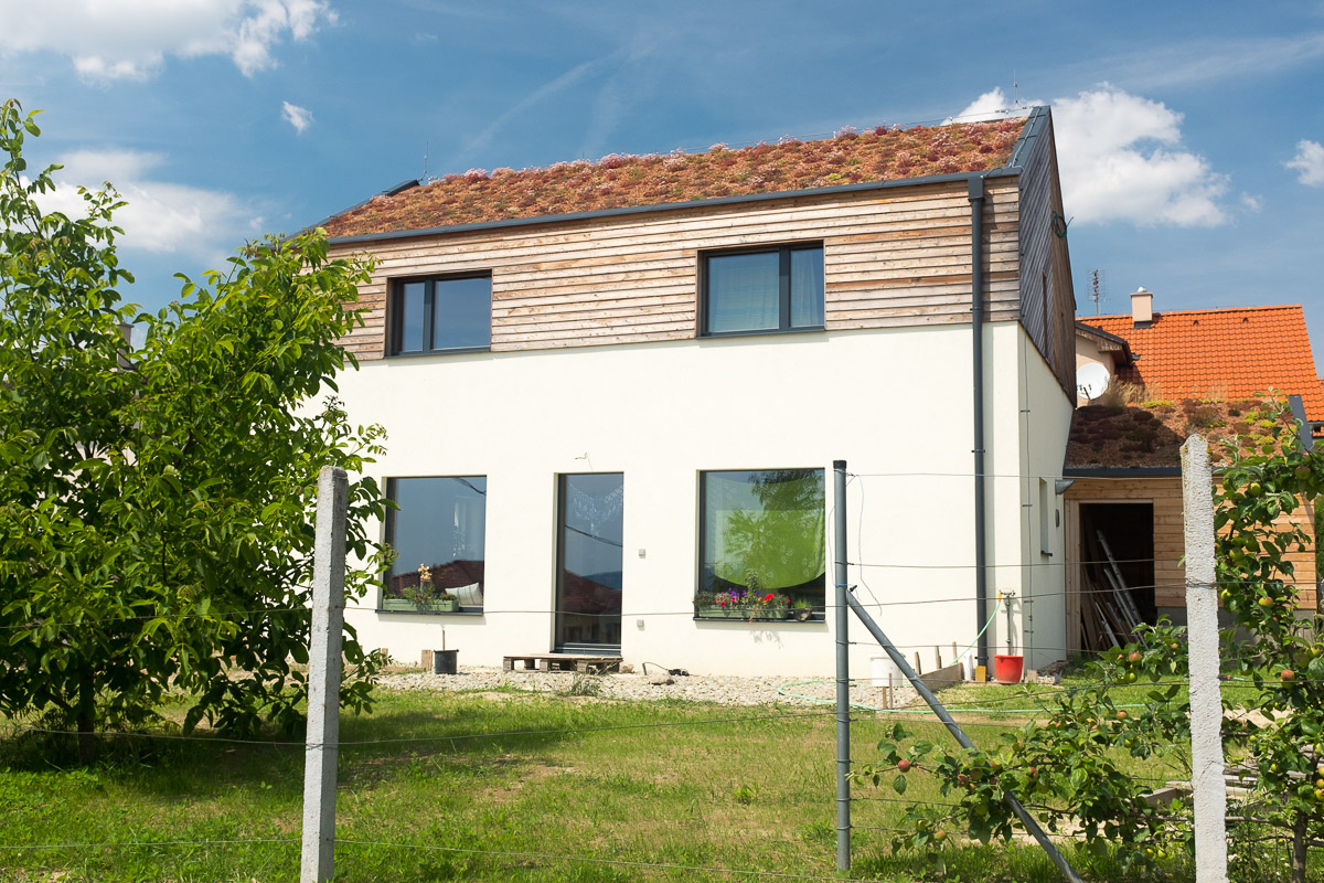  smartwin v prvom dome z ecococon slamenného systému.  Autor projektu: Createrra 